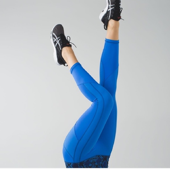 Lululemon All the Right Moves crops, size 8 - Picture 2 of 8